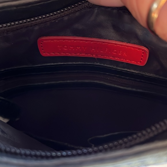 TOMMY HILFIGER Black Canvas with Leather Trim Crossbody Bag/Purse/Tote/Pouch - Picture 11 of 11